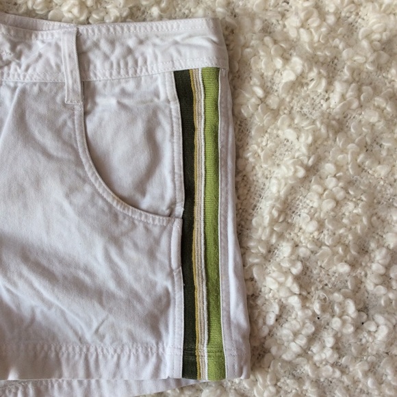 Vintage 90’s 100% cotton white shorts with stripes - Picture 4 of 5
